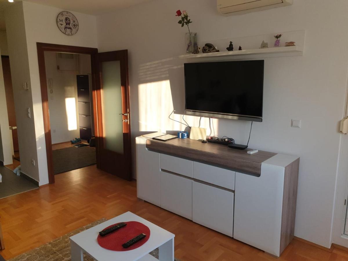 Appartement Apartman Dzakula à Zagreb Extérieur photo